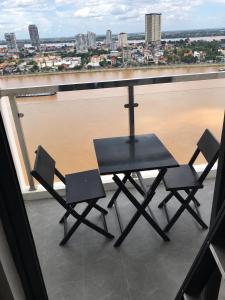 City and River Hotel