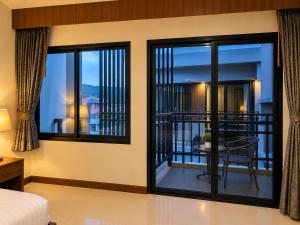 Aura Inn
