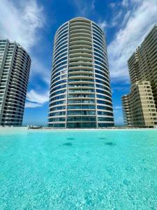 LUXURY apartment in Trump Tower, oceanfront