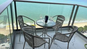 Direct seaview, 2-bed, 59-floor seaview pool