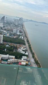 Direct seaview, 2-bed, 59-floor seaview pool