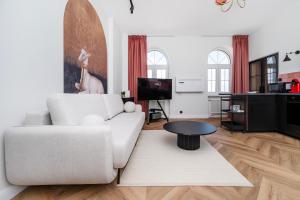 Narutowicza 45 Signature Apartment by BookingHost