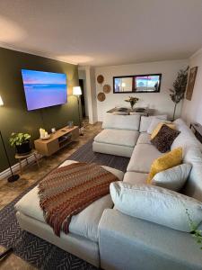 Casa Cozy Bossa Residence 2BR Jasper Ave Parking