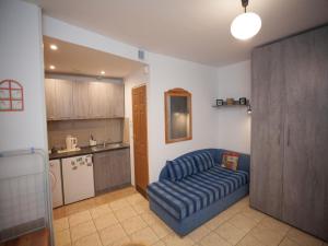 Studio for 3 people, Rowy