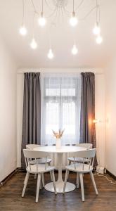 Modern Living in Historic House, Central Spacious Apartment