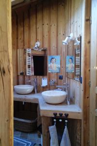 B&B / Chambres d'hotes Chambre d'Hotes La ferme d'en bas : photos des chambres