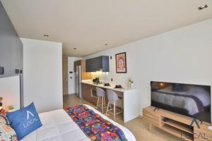 Apartment with exterior balcony 209