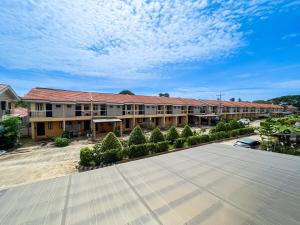 City Center 2BR Home near airport with Pool Access