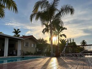 3 Bedroom Pool Home for 6 with AC near Fort Lauderdale Beach