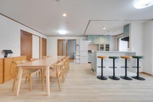 WAGAMAMA立石 屋上からスカイツリー 約200平米一棟貸切 15名以上可 最大20名 6寝室 バスルーム3 浅草 空港直通 エレベーター付 Rooftop Skytree View 200sqm Entire House for 15 to 20 Guests 6BR 3BA Direct to Asakus