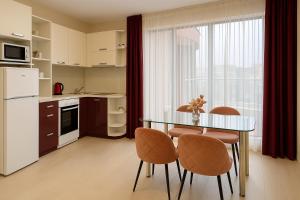 pLOVEdiv Central Apartment & Private Parking - Walk to Old Town and Main Street