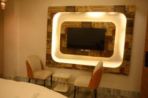 Hotel Kashi Crown
