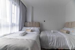 Elegant luxury three bedroom apartment with swimming pool fully equipped gym children playing ground ample parking space and amazing scenic view