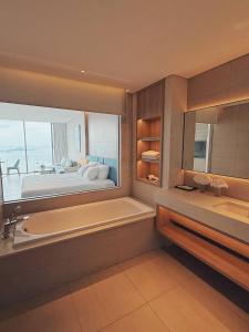Căn Hộ Khách Sạn SaLiMi ÀLaCarte Ha Long Bay Sea View