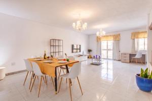 Swieqi Stay with Shared Facilities 107