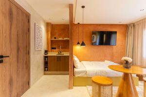Majorelle Design Suite Balcony Clim