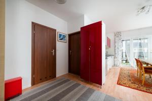 Wola Banderii Homely Apartment by BookingHost