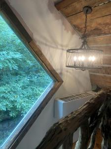 Charming Glamping Cabin with Creekside Retreat Near Mars Hill, North Carolina