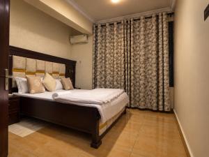 Spacious 3BR Apartment with Pool