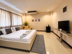 Ree- Riverside hotel