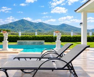 Luxurious 4-Bedroom Pool Villa with Best Mountain Views