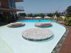 Horizon 304 1BR beachfront, pool