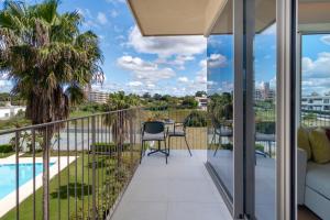 Horizon 304 1BR beachfront, pool