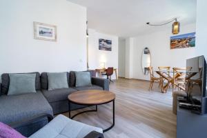Toboso 1R Beach Living