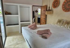 Manna Beach- 2 Bedrooms Beach access Villa