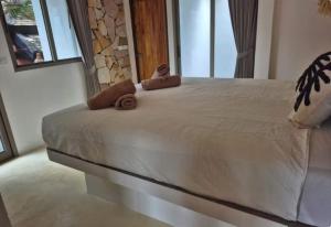 Manna Beach- 2 Bedrooms Beach access Villa