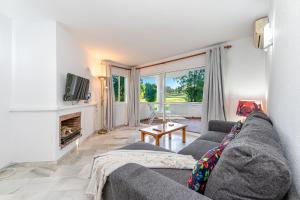 Mijas Golf & Sun 2-Bed Apartment