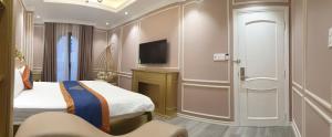 Royal Hotel