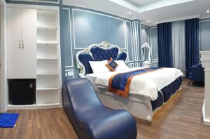 Royal Hotel