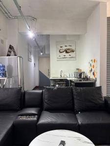 Modern suite at Maboneng with Wi-Fi & SmartTV