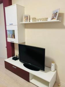 pLOVEdiv Central Apartment & Private Parking - Walk to Old Town and Main Street