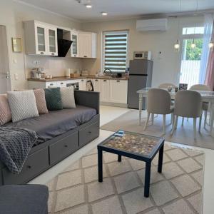 Fehér Lótusz Apartmanház Balatonföldvár