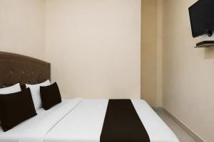 Hotel O near Universitas Sumatera Utara formerly Golden Cempaka Guest House