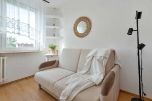 Practical Apartment in a Quiet Neighbourhood in Gdynia by Noclegi Renters
