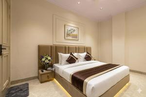 Revking--Hotel The Emporio Elite Near Shaheed Sthal Metro Station 3-star Hotel l Bagh Bhathyari, Ghaziabad
