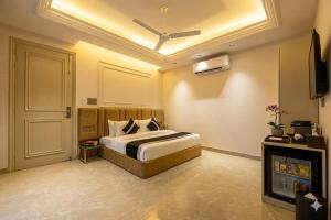 Revking--Hotel The Emporio Elite Near Shaheed Sthal Metro Station 3-star Hotel l Bagh Bhathyari, Ghaziabad