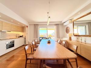 Home Out Luxury Marina Apartment - 2 Bedrooms Sea View