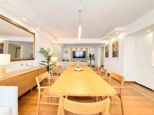 Home Out Luxury Marina Apartment - 2 Bedrooms Sea View