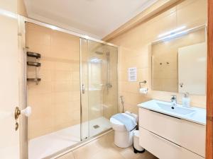 Home Out Luxury Marina Apartment - 2 Bedrooms Sea View