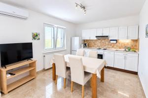 Apartments Jelka