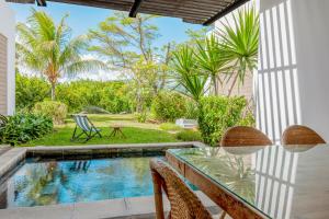 Riverside Serenity Duplex pool sea beach access
