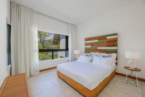 Riverside Serenity Duplex pool sea beach access