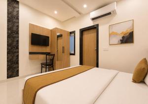 Hotel Signature INN