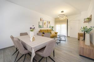 Queen Mediterranean Home