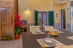 Renaissance Florence Apartment