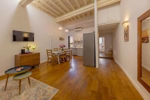 Renaissance Florence Apartment